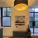 New Boutique Ground Floor Apartment
