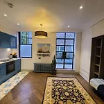 New Boutique Ground Floor Apartment