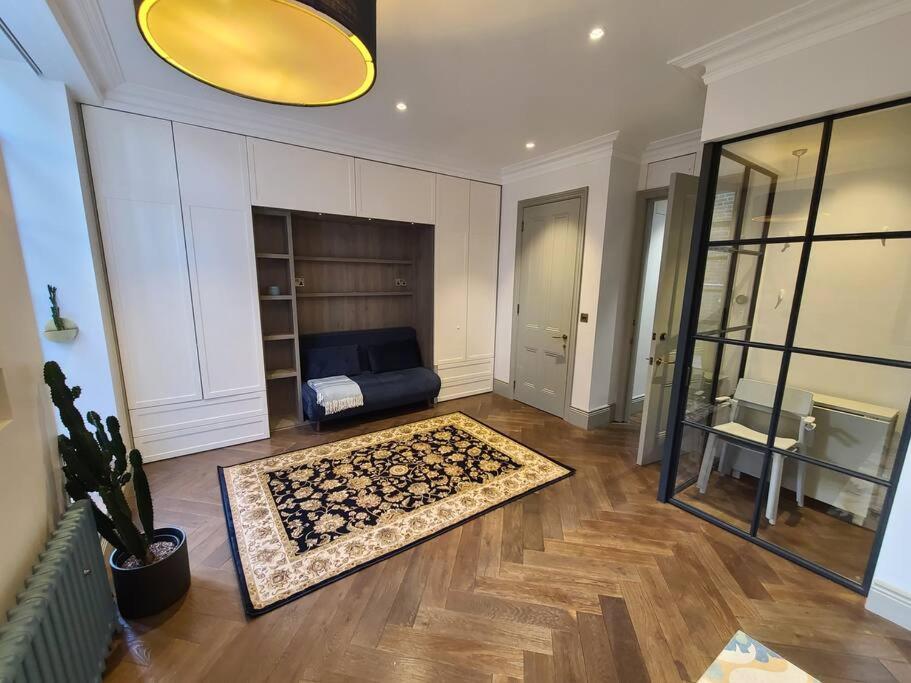 New Boutique Ground Floor * Londres